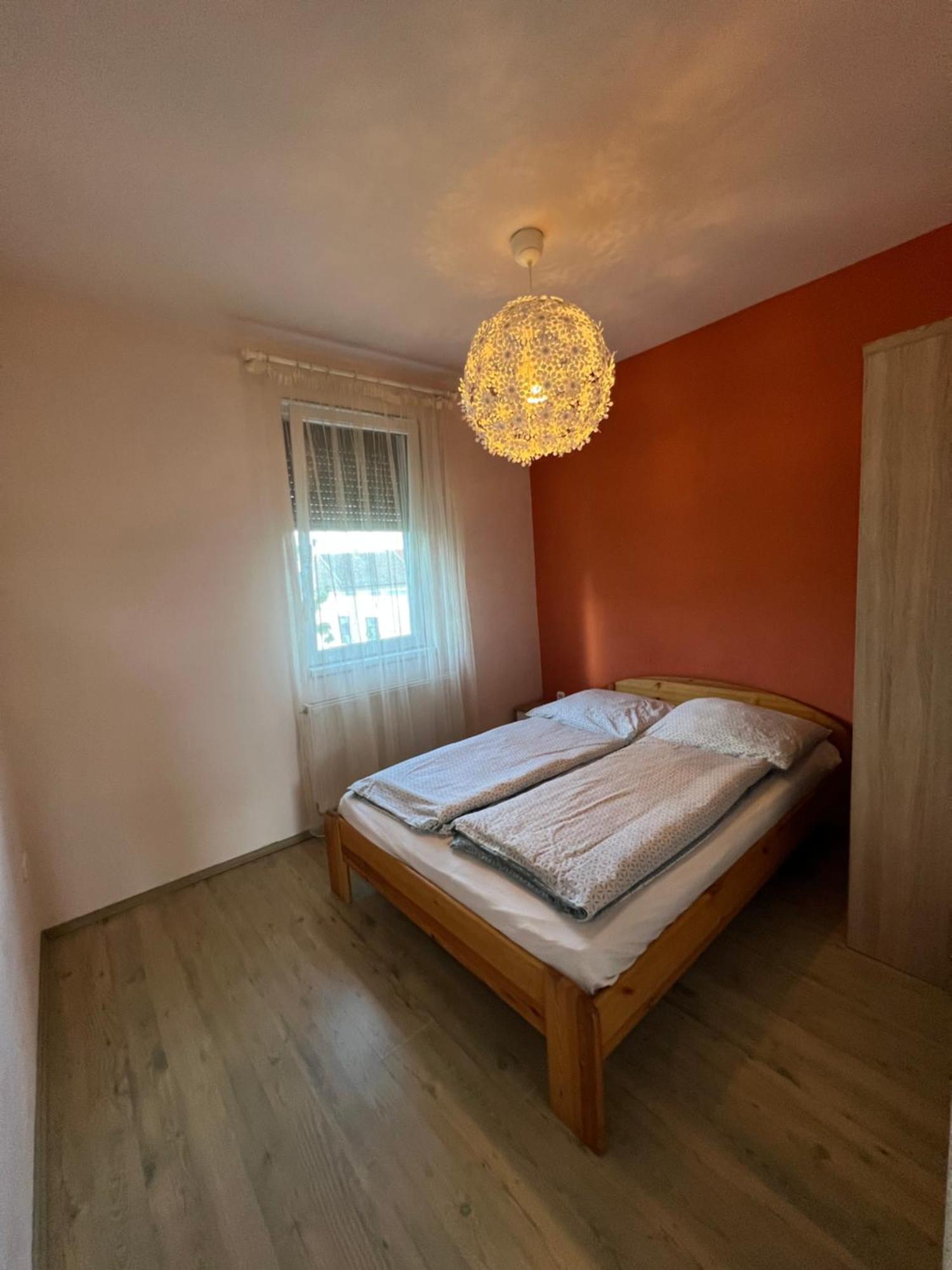 Kristaly Apartman Segedyn Zewnętrze zdjęcie