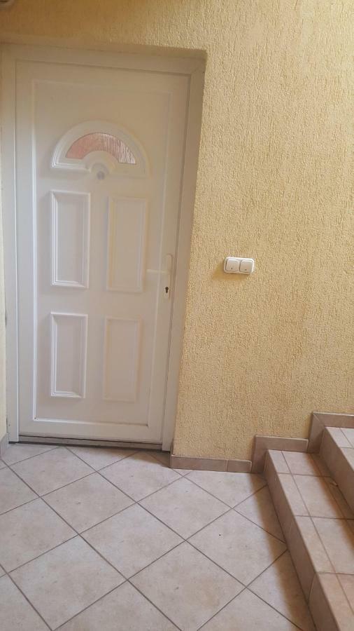 Kristaly Apartman Segedyn Zewnętrze zdjęcie